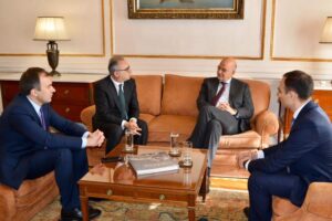 Επαφές Αβέρωφ με την ελληνική Κυβέρνηση στην Αθήνα