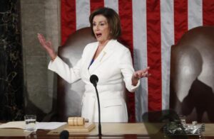 Πελόζι: Ο Τραμπ πουλάει φύκια για μεταξωτές κορδέλες (ΒΙΝΤΕΟ)