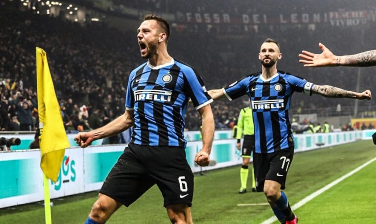 Μεγάλη νίκη με ανατροπή στο ντέρμπι του Μιλάνου για την Ίντερ και… κορυφή