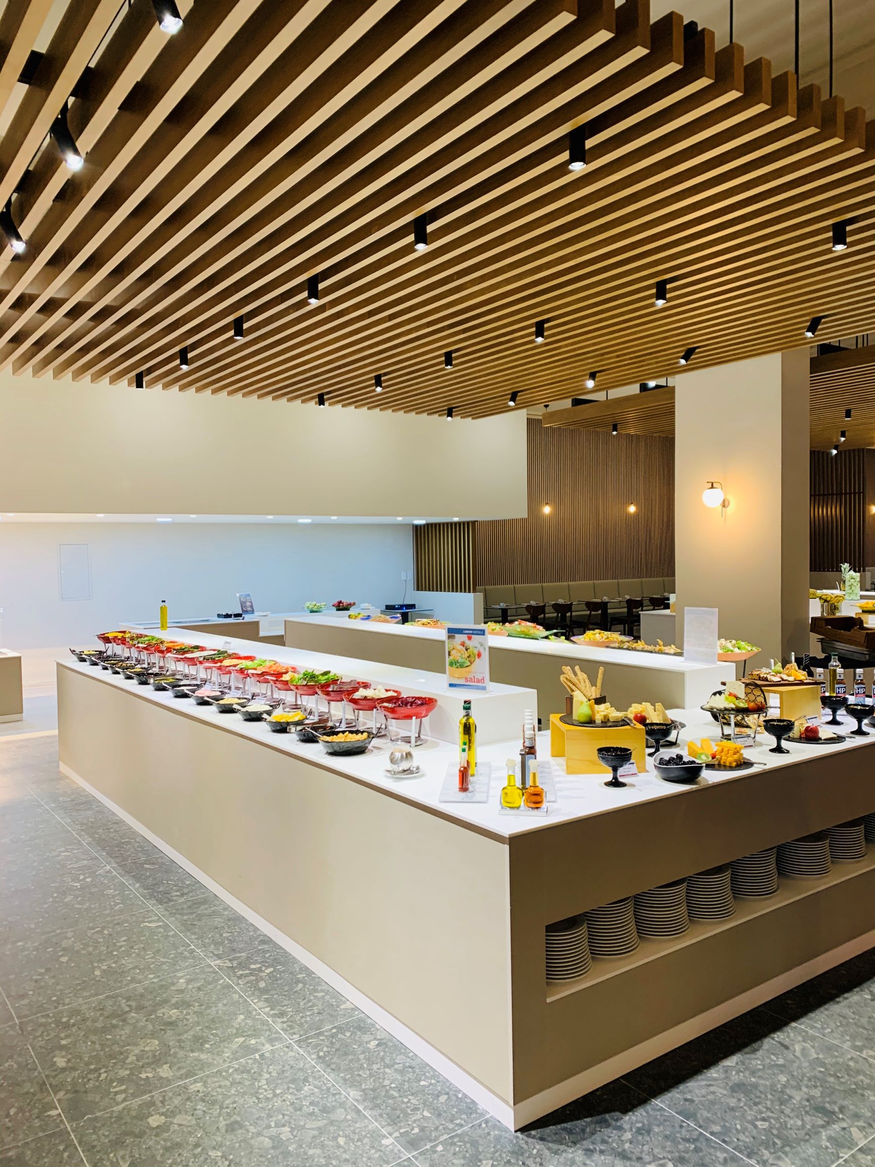 Το Louis Phaethon Beach ανακαινίζεται και εντυπωσιάζει!