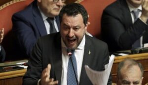 Σε δίκη παραπέμπεται ο ακροδεξιός ηγέτης της Ιταλίας Ματέο Σαλβίνι