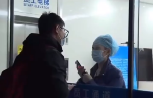 Ζευγάρι χωρίστηκε λόγω κορωνοϊού (ΒΙΝΤΕΟ)