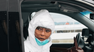 Δεν την λες και ψύχραιμη την…Ναόμι Κάμπελ με τον κορωνοϊό (ΦΩΤΟ)