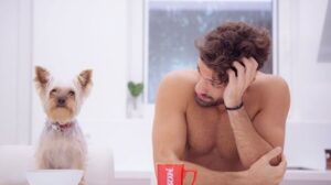 Ο Κωνσταντίνος Αργυρός μας δείχνει πως περνάει όλη την ημέρα του στη…καραντίνα