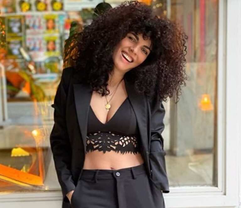 Και όμως η Μαρία Σολωμού αρχίζει…διαδικτυακό σίριαλ για τον κορωνοϊό