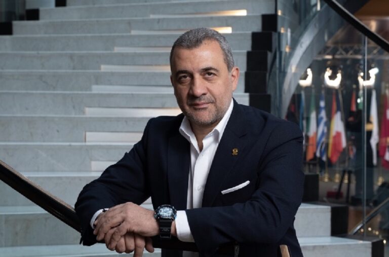 Ο Λουκάς Φουρλάς μιλάει μέσα από την "καραντίνα" και στέλνει μήνυμα ελπίδας