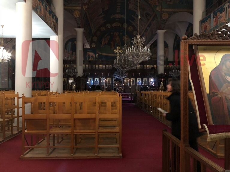 Άδειοι οι ιεροί ναοί στην Ακολουθία των Χαιρετισμών λόγω κορωνοϊού (ΒΙΝΤΕΟ&ΦΩΤΟ)