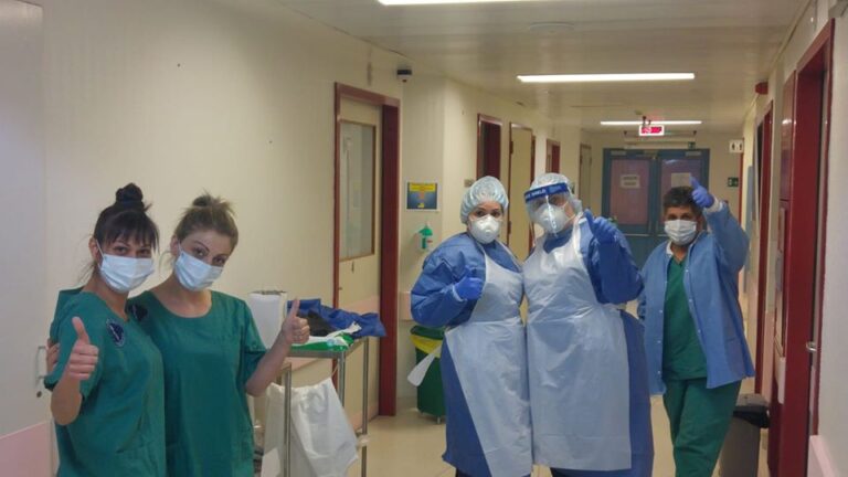 "Οι νοσηλευτές κάνουν το καθήκον τους με αυτοθυσία. Κάνε και εσυ το δικό σου!"