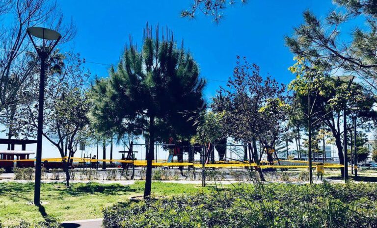 "Σφραγίστηκαν" παιδότοποι και χώροι στάθμευσης στη Λεμεσό (ΦΩΤΟ)