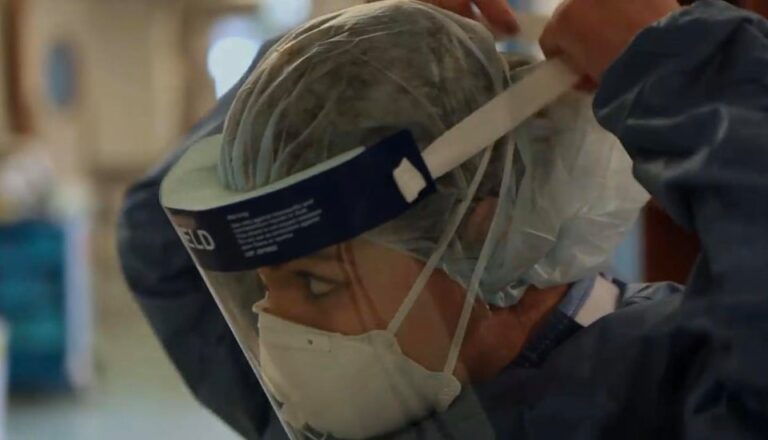 "Δεν είναι εύκολο να πηγαίνεις δουλειά και να παλεύεις με το αόρατο"