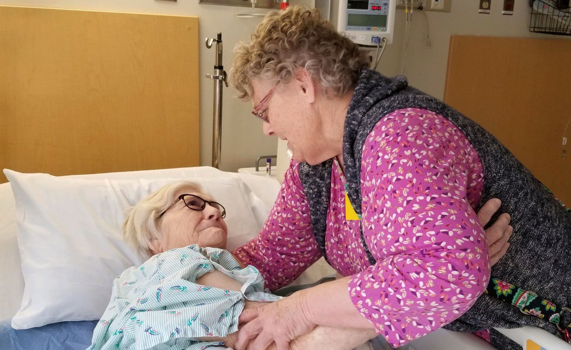 Μαχήτρια ετών 90.. πάλεψε και νίκησε τον κορωνοϊό (ΒΙΝΤΕΟ)