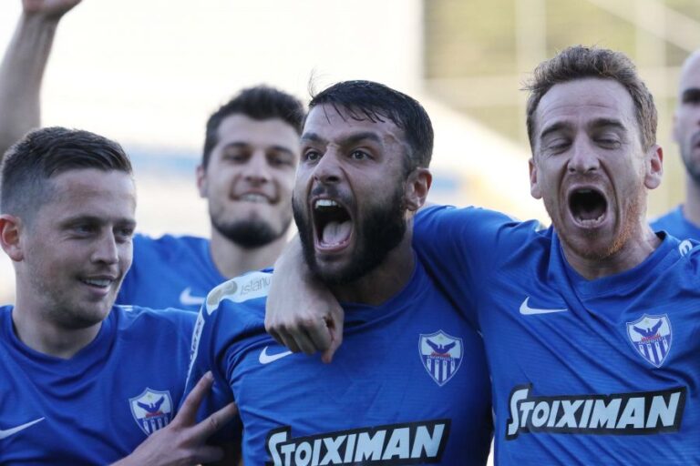 «Κυρία», παρούσα…