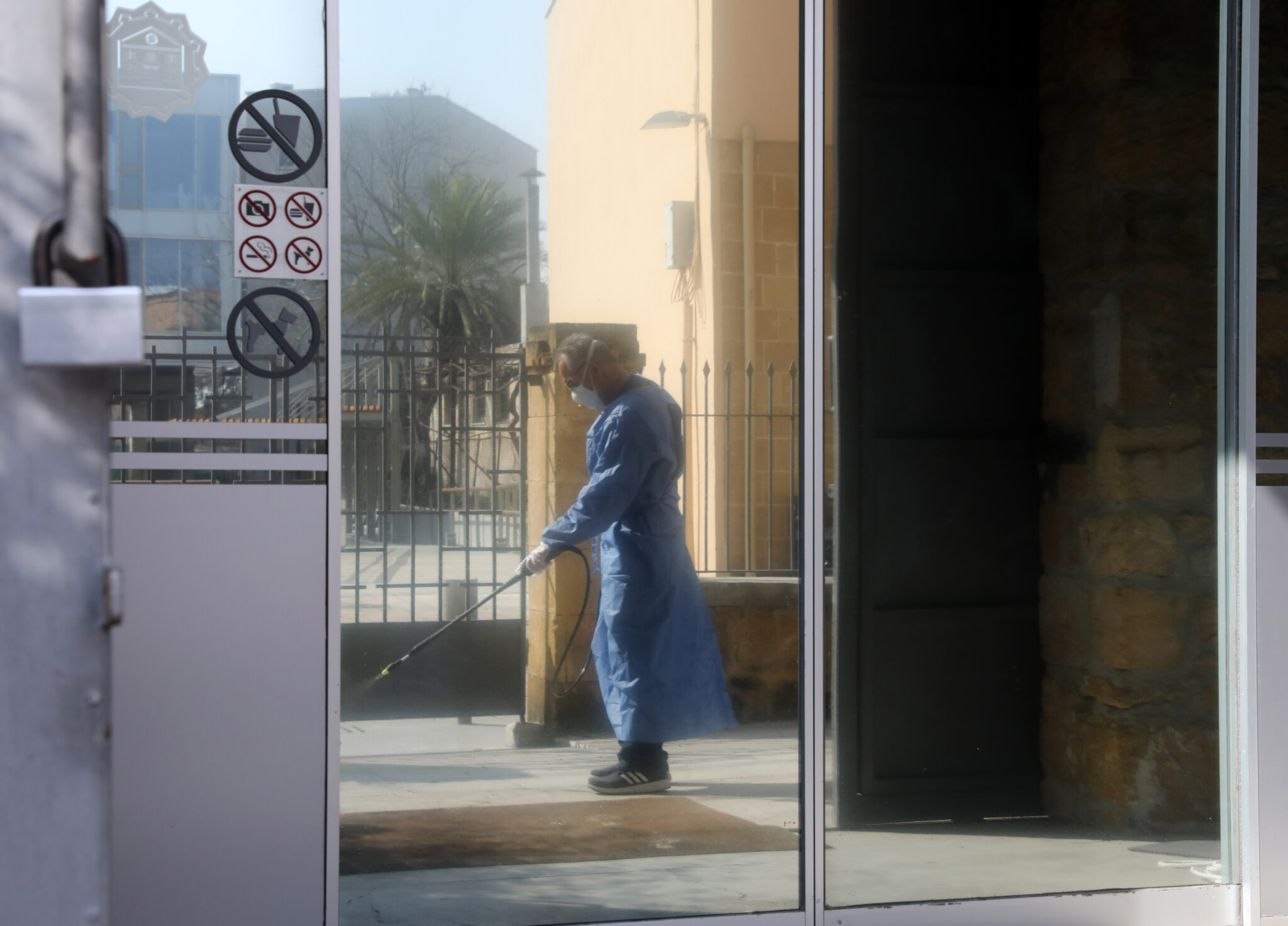 Όλες οι πληροφορίες για τα 14 νέα κρούσματα κορωνοϊού που ανακοινώθηκαν (BINTEO)