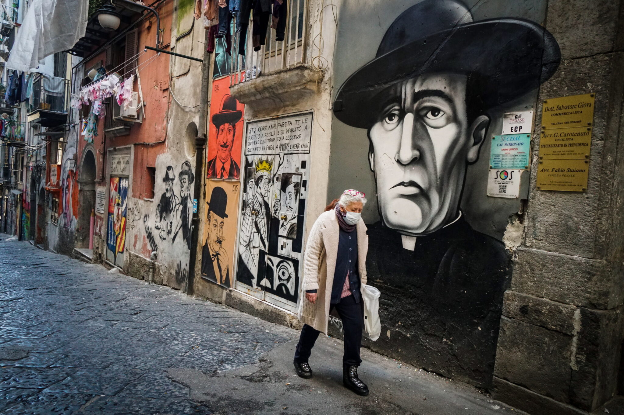 Η ανθρωπότητα μετράει τις αντοχές της απέναντι στην πανδημία (ΒΙΝΤΕΟ)