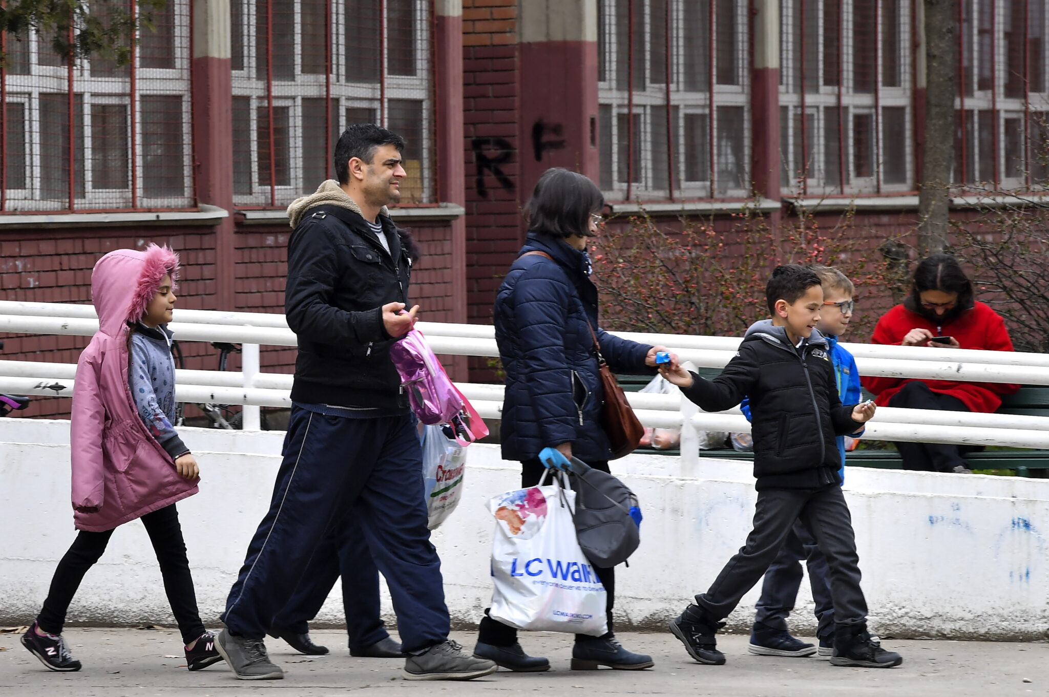 Πώς οι γονείς θα πρέπει να προσεγγίζουν τα παιδιά εν μέσω κορωνοϊού;