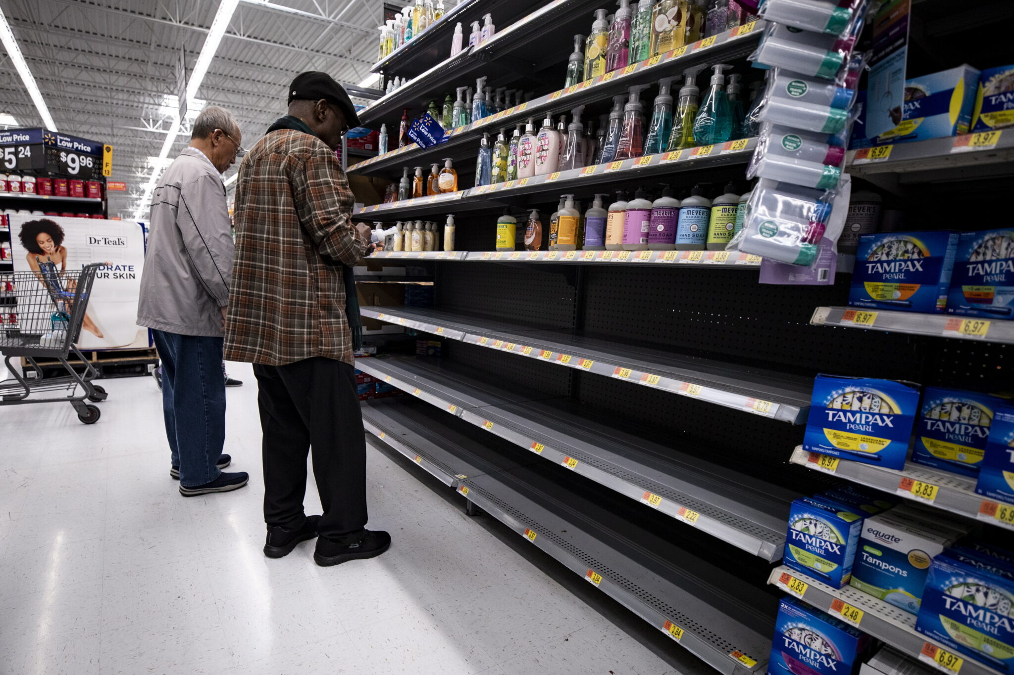 Αδειάζουν τα σούπερ μάρκετ στο Λος Άντζελες λόγω του νέου κορωνοϊού (ΦΩΤΟ)