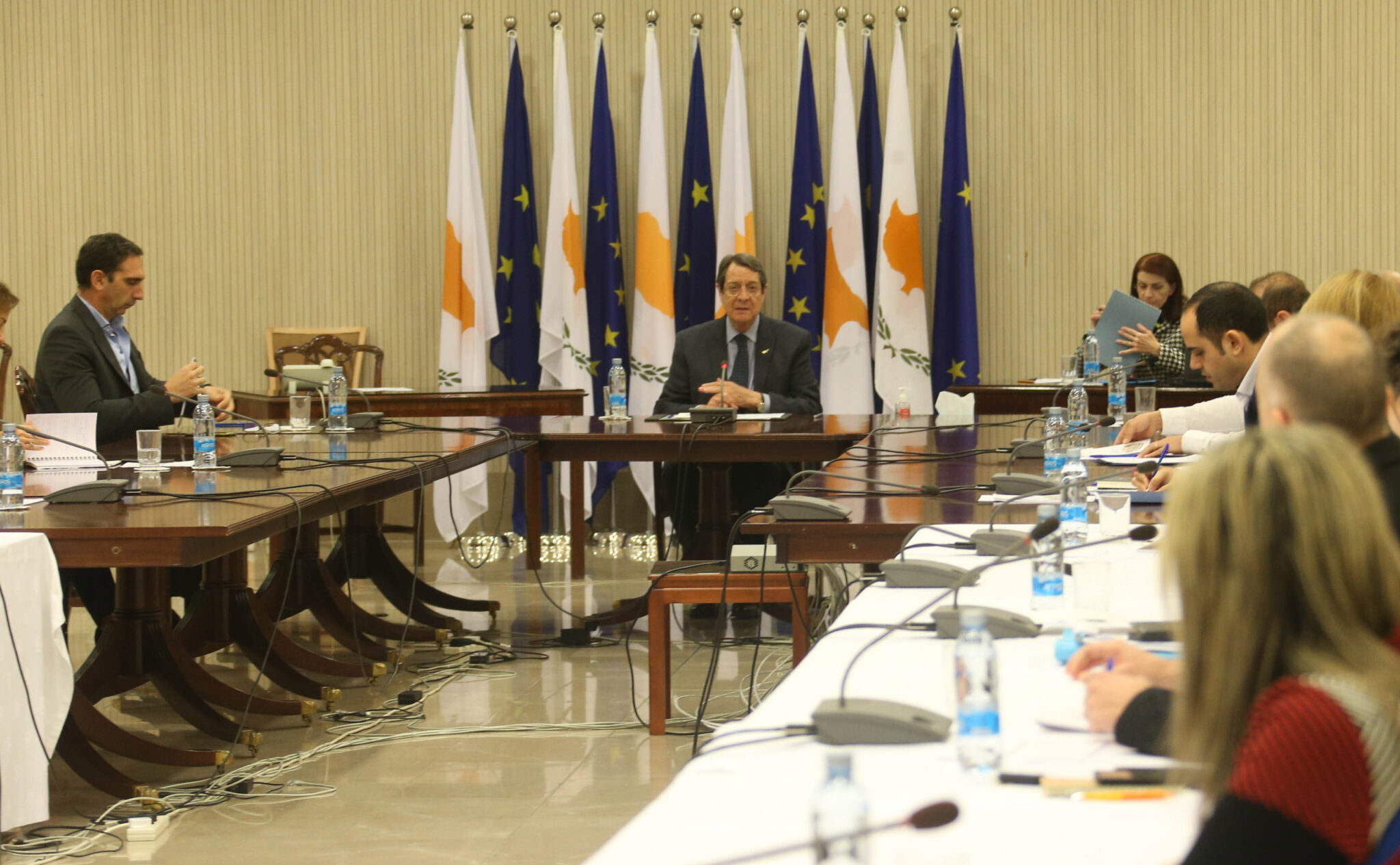 Αποκαλυπτική επιστολή: Ο ΠΙΣ ζητά να αλλάξει ο ορισμός "ύποπτο κρούσμα" (ΒΙΝΤΕΟ)