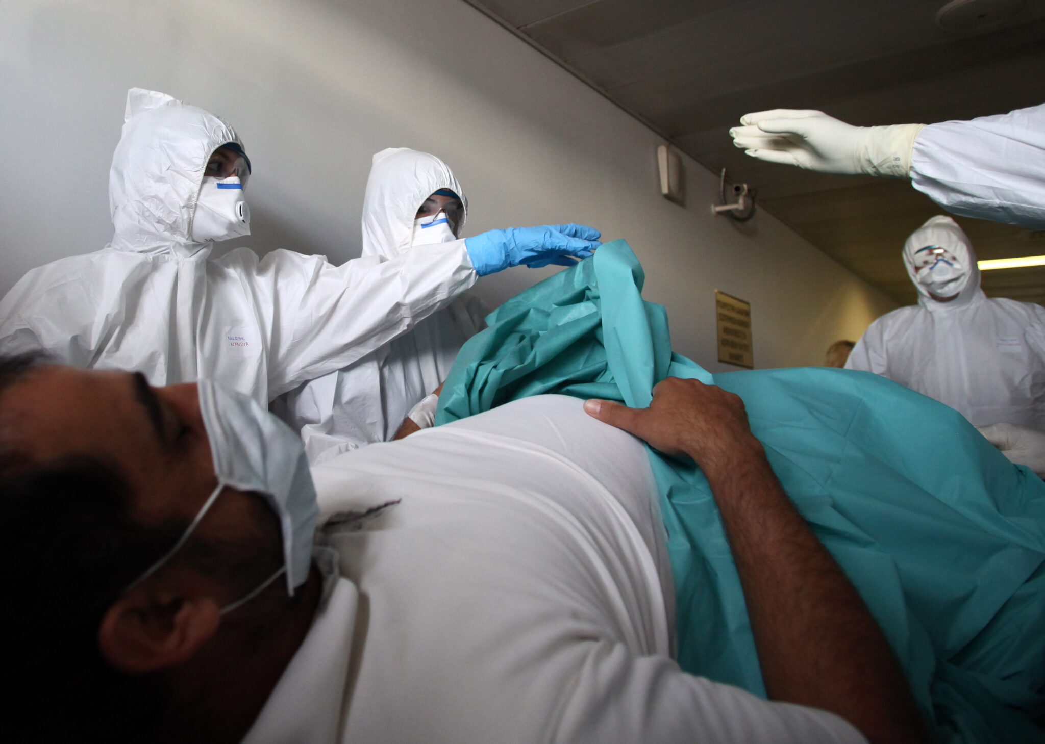 152 δείγματα από συναδέλφους του 64χρονου γιατρού εξετάζονται στο ΙΝΚΓ (ΒΙΝΤΕΟ)