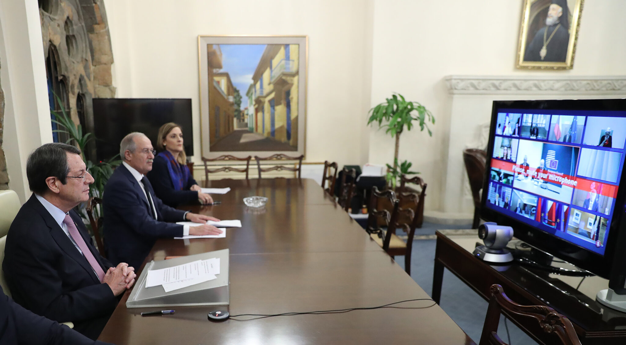 ΠτΔ: "Ουδέν αναληθέστερο" ότι θα μπεί λουκέτο σε υπεραγορές και καταστήματα