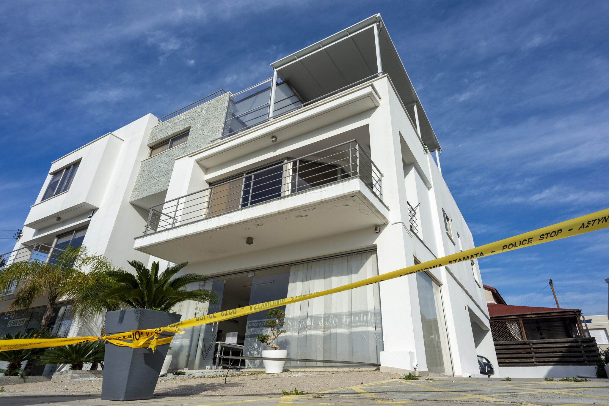 Ψάχνουν τα κίνητρα της βομβιστικής επίθεσης στα γραφεία της «MC DIGITAL MEDIA»