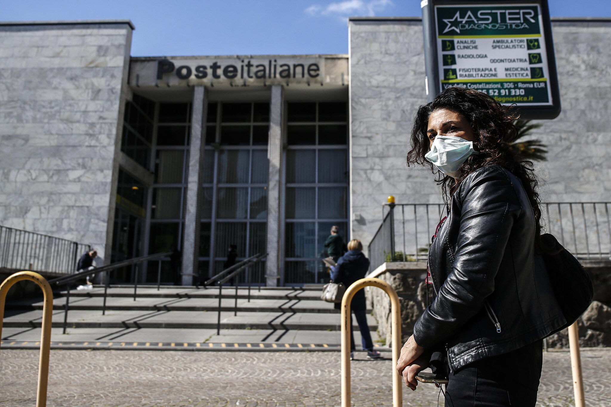 Μαρτυρίες από Ιταλία και Κίνα: "Προσέξτε για να μην πάθετε τα ίδια" (ΒΙΝΤΕΟ)