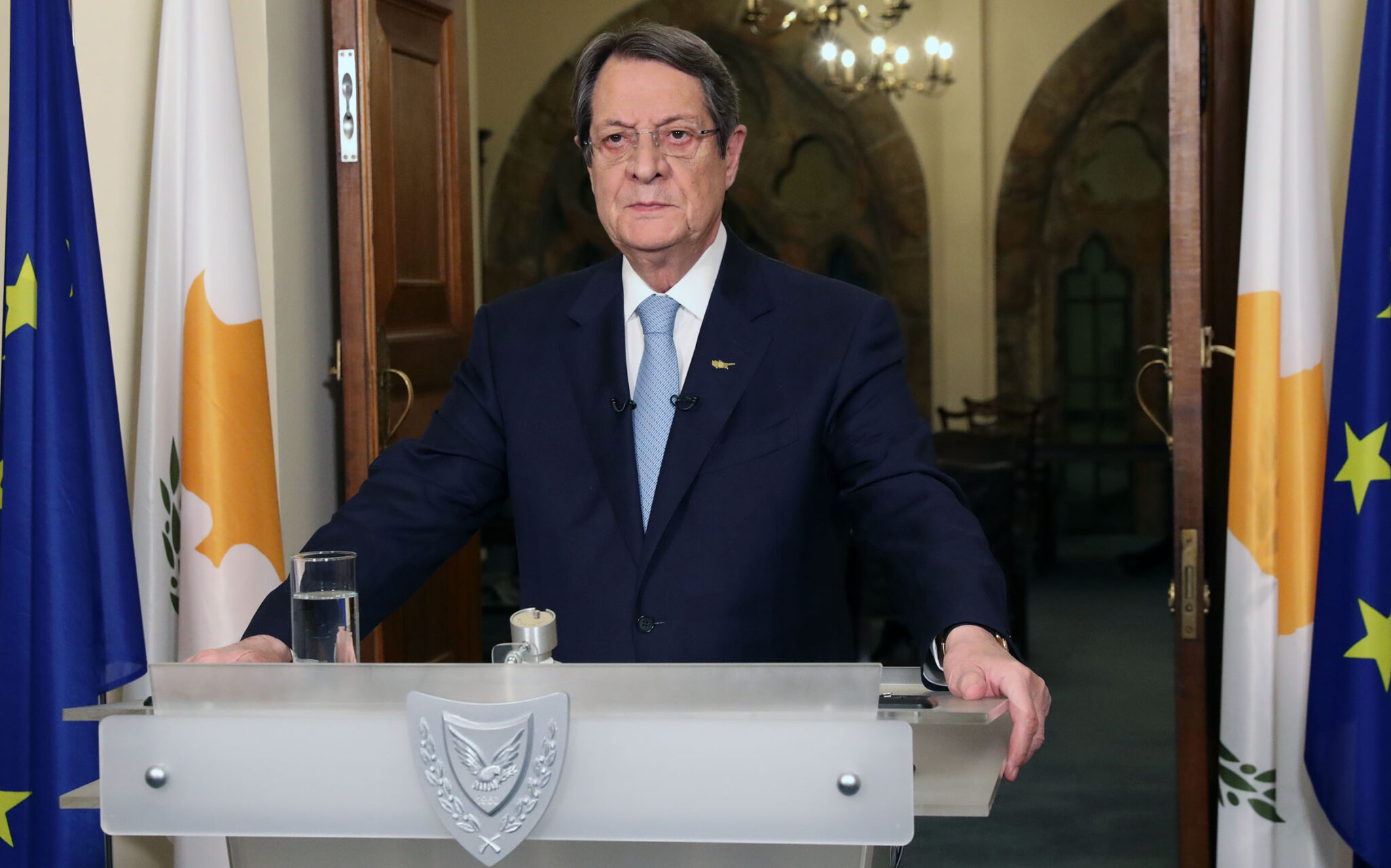 "Προτιμώ αυστηρά να κρίνομαι παρά να αντιμετωπίσω τον πόνο και την πικρία σας"