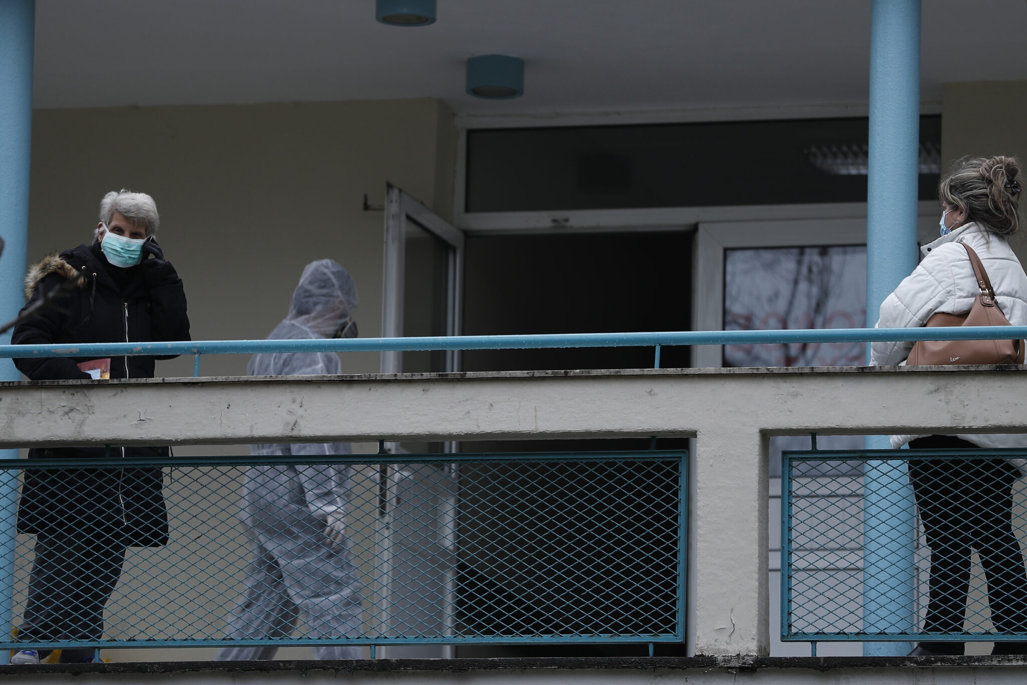 Ανεβαίνει δραματικά ο αριθμός των κρουσμάτων στην Ελλάδα