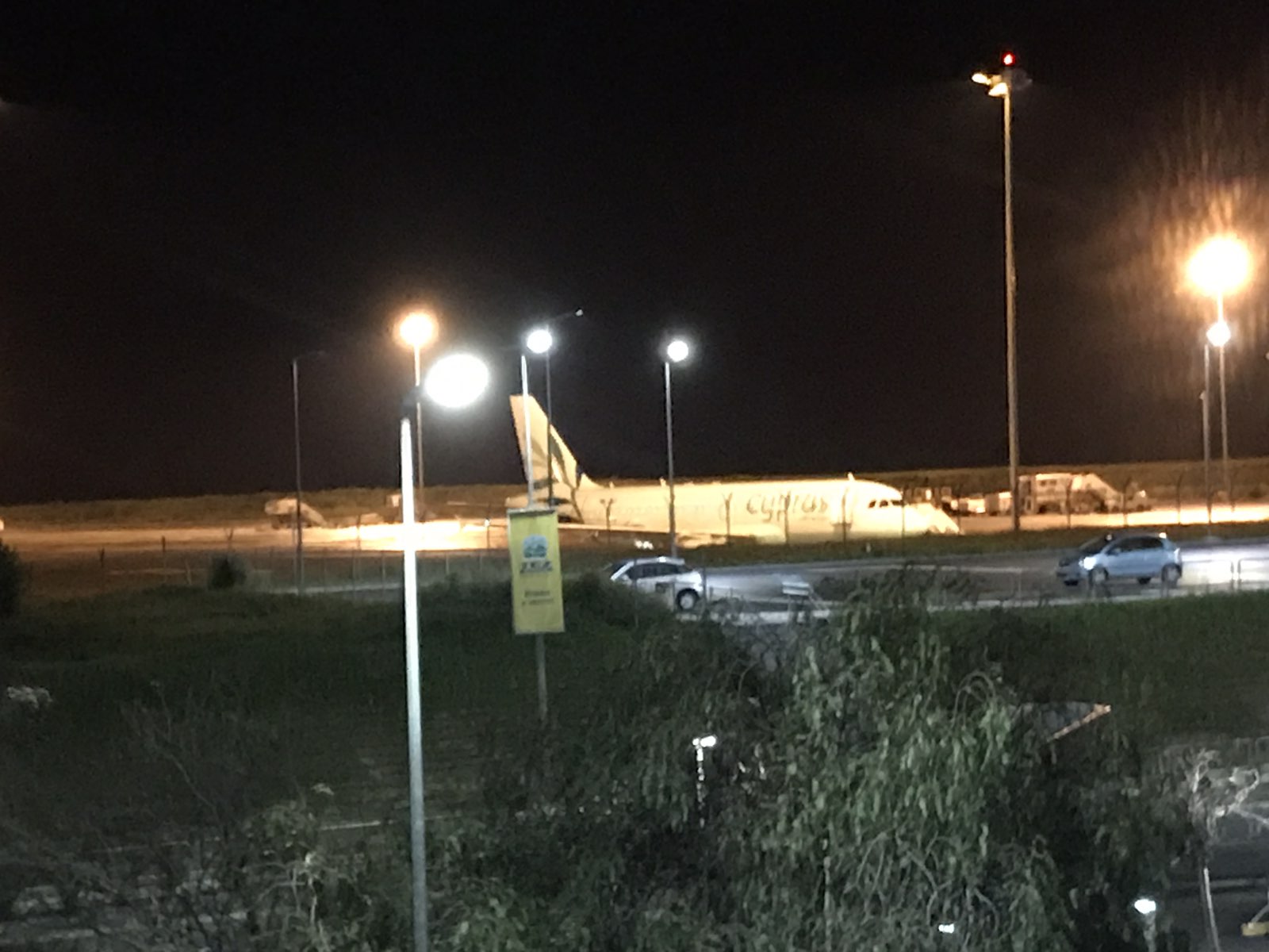 Χίλιες ιατρικές στολές για ιατρούς και νοσηλευτές από την Κίνα στην Κύπρο (ΦΩΤΟ)