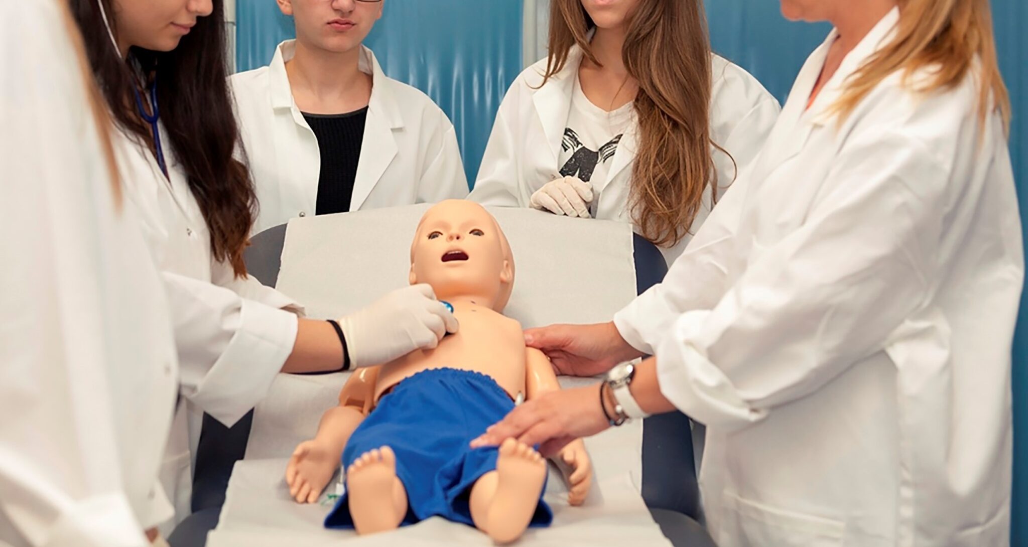 "Λουκέτο" για 48 ώρες στην Ιατρική Σχολή λόγω του 64χρονου γιατρού με κορωνοϊό