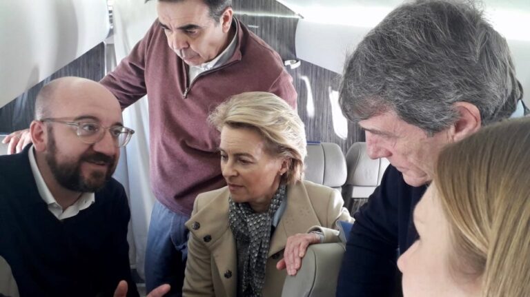 Επιθεωρούν τα ελληνοτουρκικά σύνορα με ελικόπτερο ηγεσία της ΕΕ και Μητσοτάκης