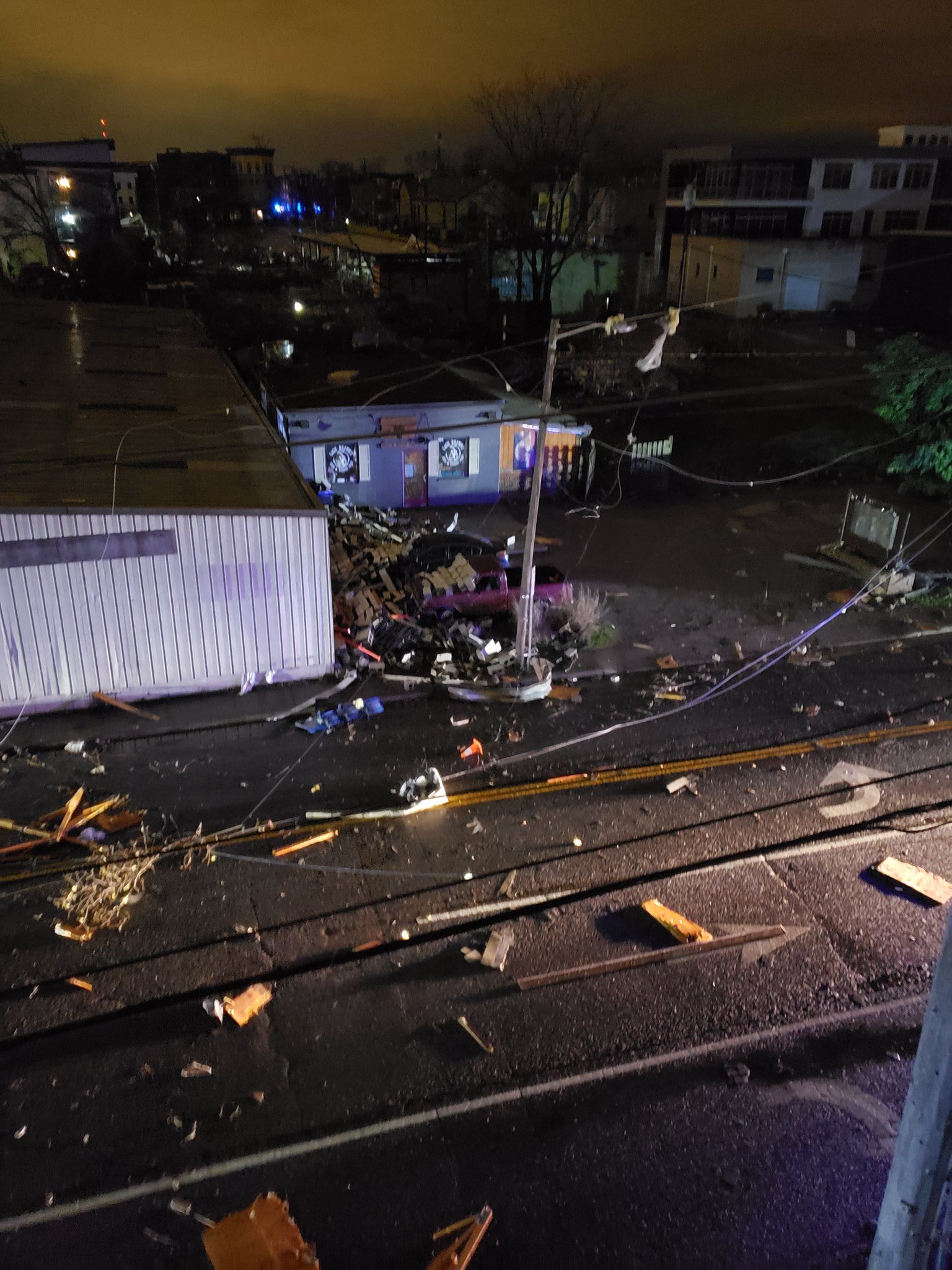 Τουλάχιστον 9 νεκροί από το πέρασμα ανεμοστρόβιλου στο Τενεσί (ΒΙΝΤΕΟ)