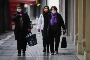 71 νέα επιβεβαιωμένα κρούσματα στην Ελλάδα, 695 στο σύνολο