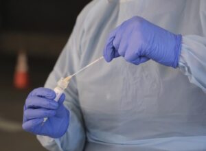 Οκτώ νέα κρούσματα μέσω επαφών ανακοίνωσε το Υπουργείο Υγείας