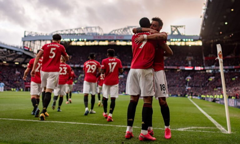 «Έβαψε» το Μάντσεστερ κόκκινο στο ντέρμπι η Γιουνάιτεντ