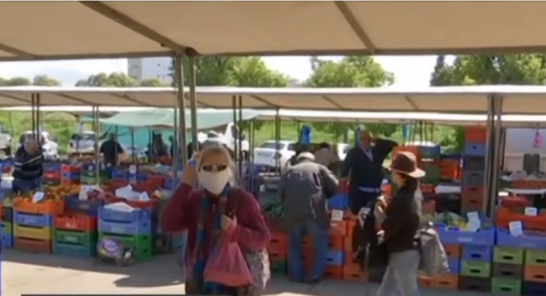 Το αδιαχώρητο στις λαϊκές αγορές παρά τον κορωνοϊό (ΒΙΝΤΕΟ)