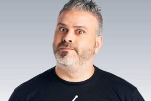 O Λούης Πατσαλίδης παρουσιάζει το δικό του τραγούδι για τον…κορωνοϊό (ΒΙΝΤΕΟ)