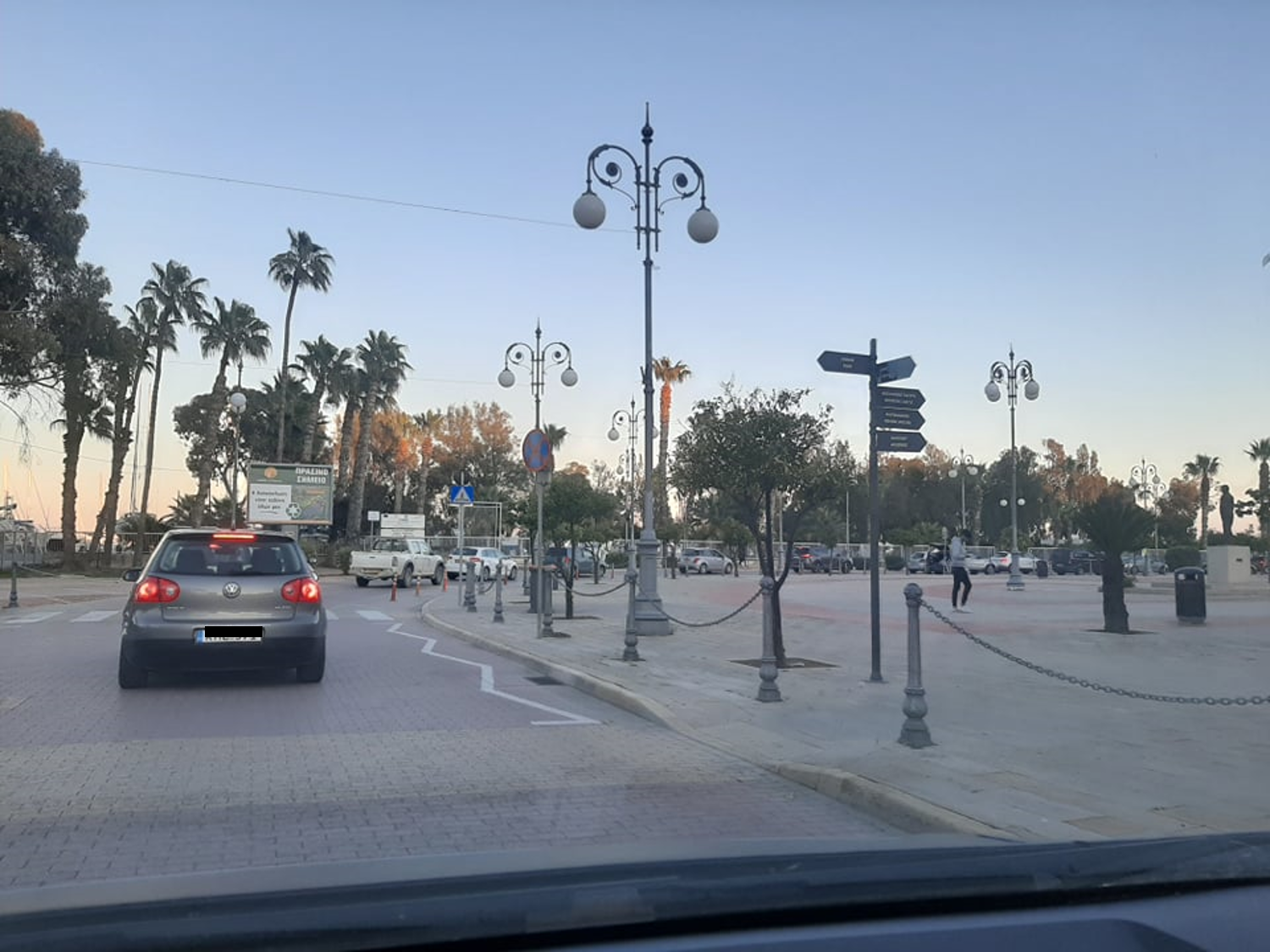 Καλούν τον κόσμο από τα μεγάφωνα του περιπολικού να τηρεί τα διατάγματα (ΒΙΝΤΕΟ)