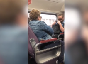 Καβγάς σε τρένο στο Σίδνεϊ λόγω κορωνοϊού: «Έβηξες πάνω μου;» (ΒΙΝΤΕΟ)