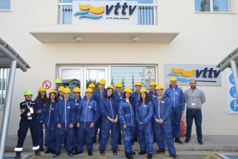 Ομάδα μαθητών επισκέφθηκε το τερματικό στο Βασιλικό