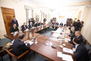 "Θαραλλέο και μεγάλο" το κυβερνητικό πακέτο οικονομικών μέτρων λόγω κορωνοϊού