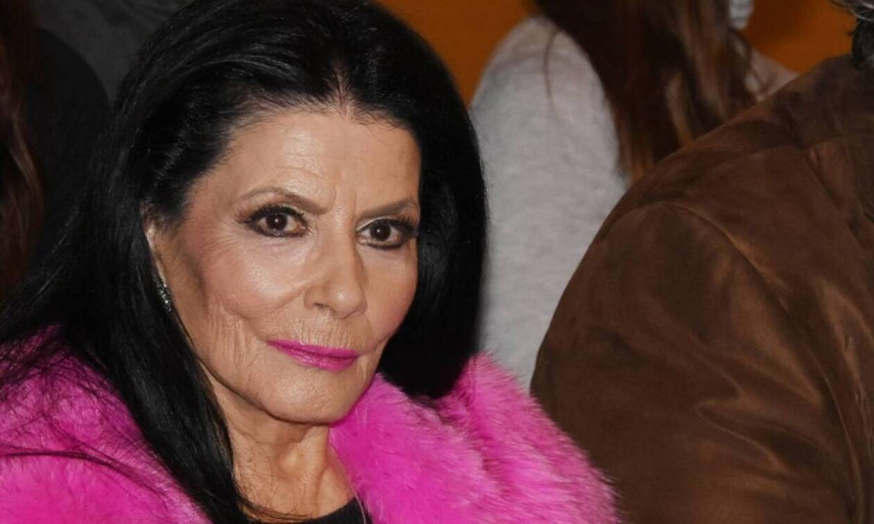 Ζωζώ Σαπουντζάκη: Αποκαλύφθηκε η αληθινή ηλικία της μέσα από μια φωτογραφία