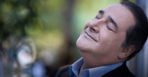 Ο Καρράς επιστρέφει με νέο album για…λαϊκές νύχτες στην καραντίνα μας (ΒΙΝΤΕΟ)