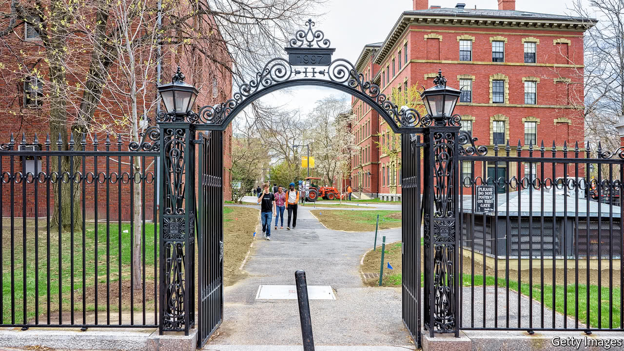 5,500 φοιτητές υπέβαλαν αίτηση για επαναπατρισμό (ΒΙΝΤΕΟ)