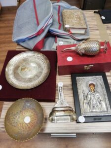 "Σούφρωναν" ρολόγια, κοσμήματα και κινητά και τα στοίβαζαν στο σπίτι