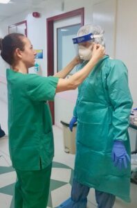 Τουρκοκύπριος επιχειρηματίας δώρισε 10,000 μάσκες στον ΟΚΥπΥ (ΒΙΝΤΕΟ)