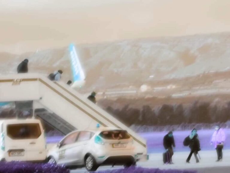 Διαδικτυακή κόντρα Καρούσου-Φακοντή για την "περίφημη" πτήση από τη Βρετανία