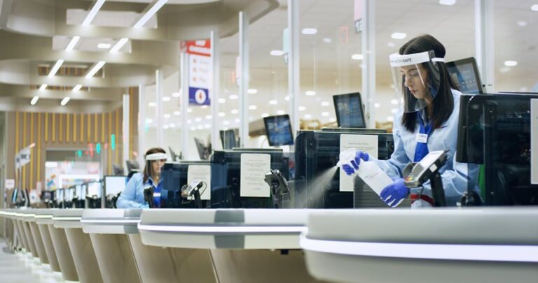 Η ανακοίνωση των υπεραγορών Αλφαμέγα για κρούσμα κορωνοϊού στην Ακρόπολη