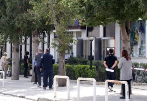 Σε τέσσερις φάσεις η άρση των περιοριστικών μέτρων για τον κορωνοϊό