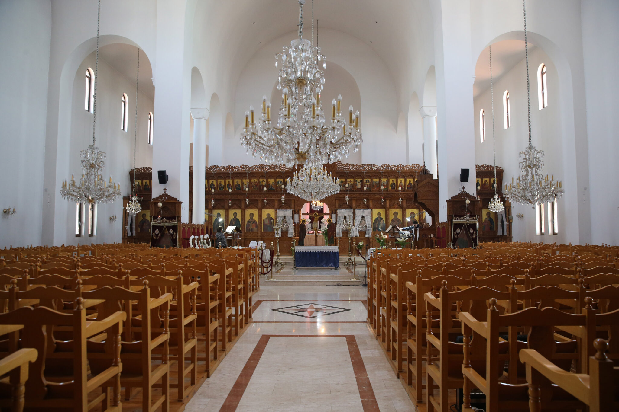 Επιστροφή πιστών σε ιερούς ναούς, τεμένη και χώρους λατρείας σε δύο φάσεις