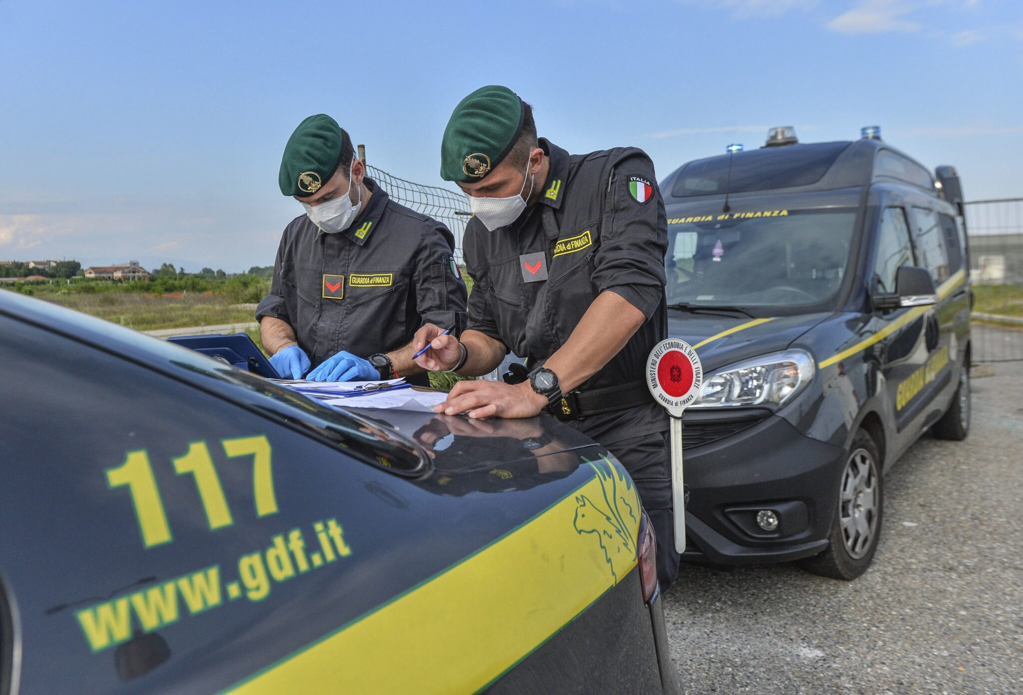 4 Μάϊου: Χώρες ανά τον κόσμο χαλαρώνουν τους περιορισμούς